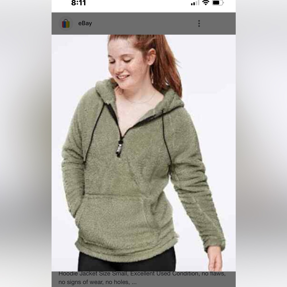 Warm soft it a small but oversized It can fit med